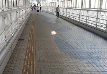 吳市車站的天橋